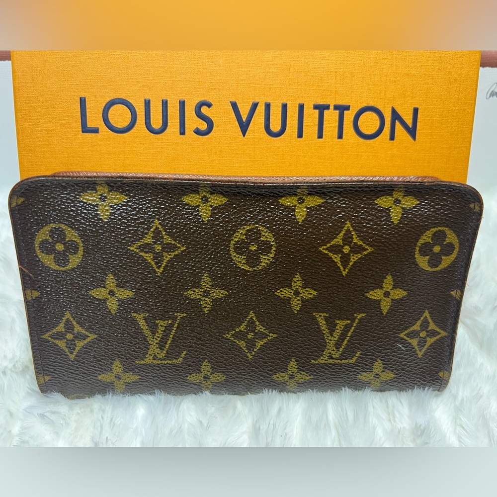LOUIS VUITTON-CA1919 Monogram Canvas Zippy Wallet